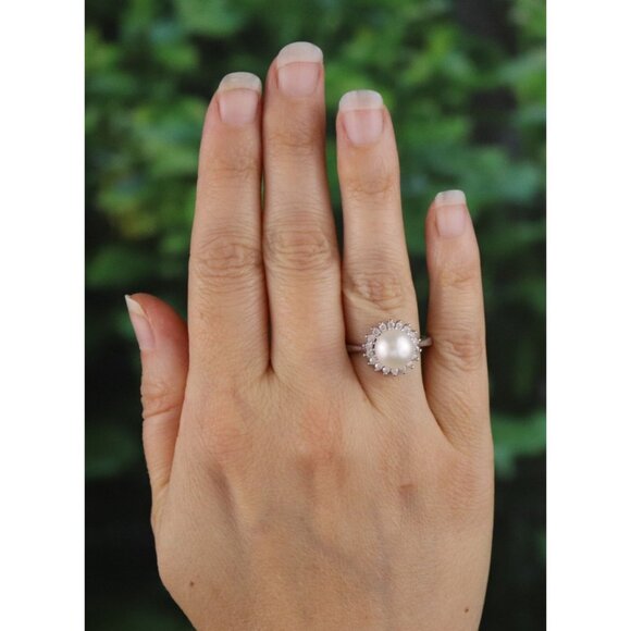 Sterling Silver Freshwater Pearl and Cubic Zirconia Halo Ring Size 7 - Picture 2 of 8